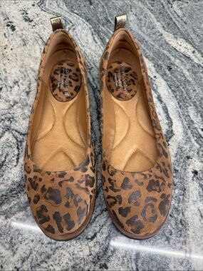 Comfortiva Leopard Print Ballet Flats - Brown:Black
